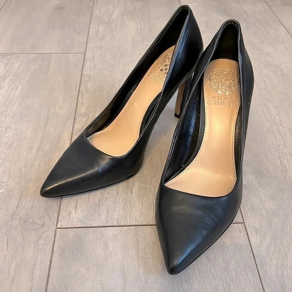 VINCE CAMUTO NWOT Nappa Leather black Heels, size 7.5 - Picture 1 of 8